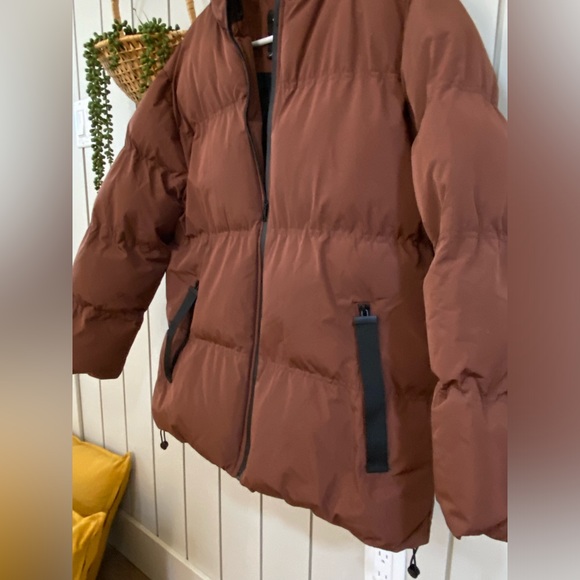 Puffer Jacket (Medium) - Picture 2 of 5